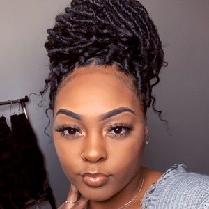 Meet your Posher, Tiara